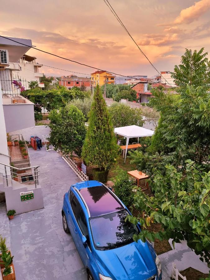 Guest House Vila Elezi Дуррес Экстерьер фото